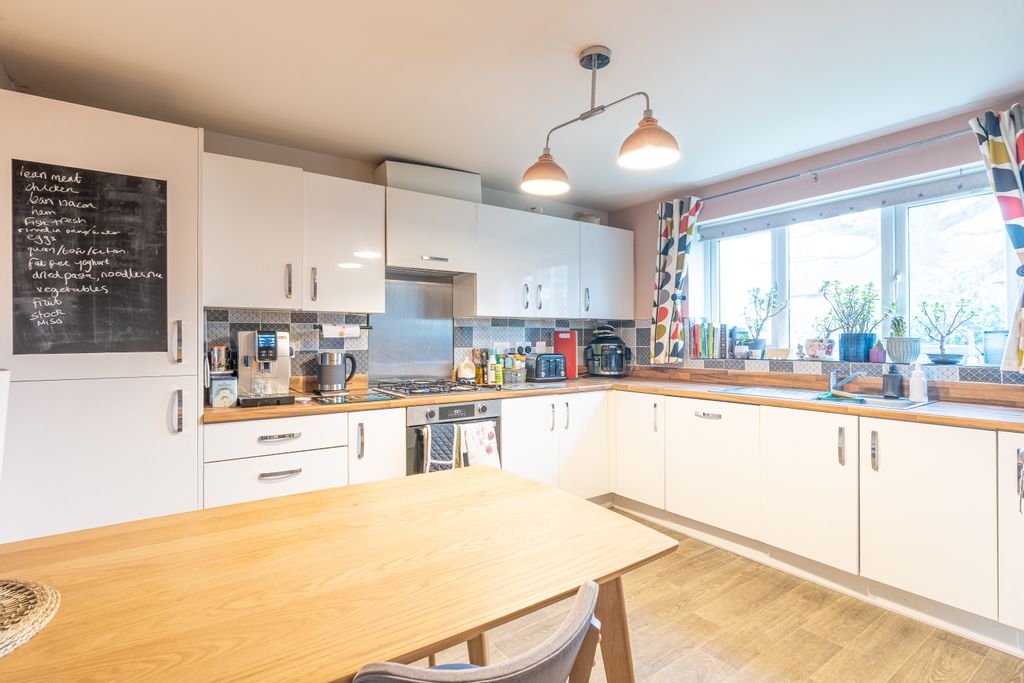 Property photo 2 of 25 Brooklandavenue7