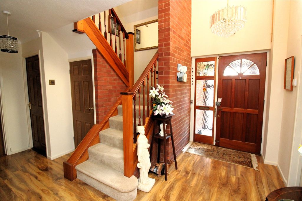 Property photo 2 of 27 Picture No. 12