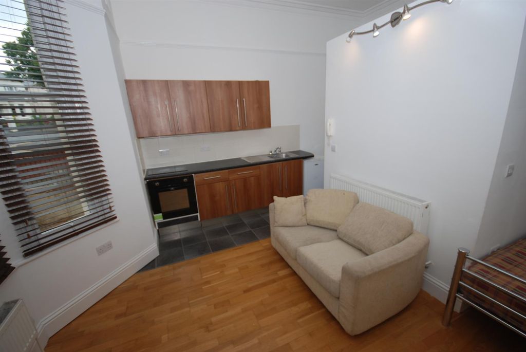 Property photo 3 of 7