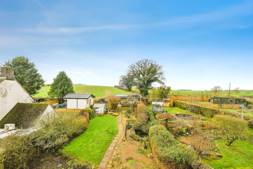 Property photo 2 of 23