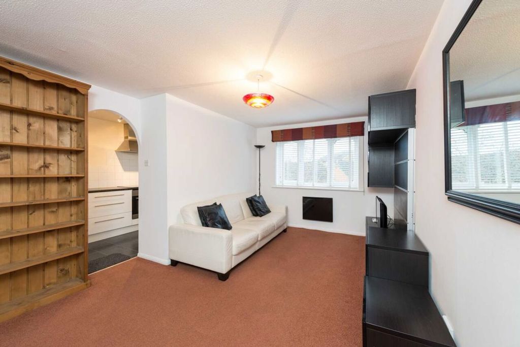 Property photo 2 of 5