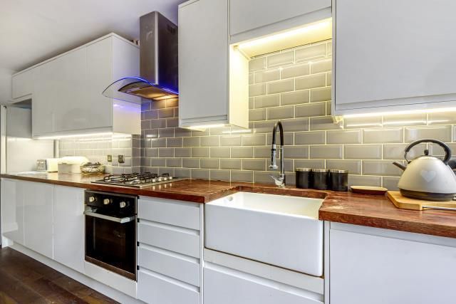 Property photo 2 of 10 Kitchen