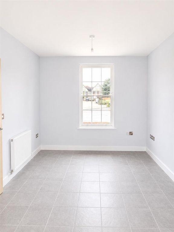 Property photo 3 of 6 1111156089357-3Af2-4F20-Afd8-E7Eb4A0700E6.Png