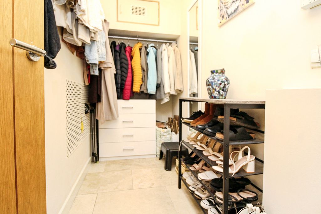 Additional image 15 of 2 bed flat for saleWarwick Place, Leamington Spa CV32