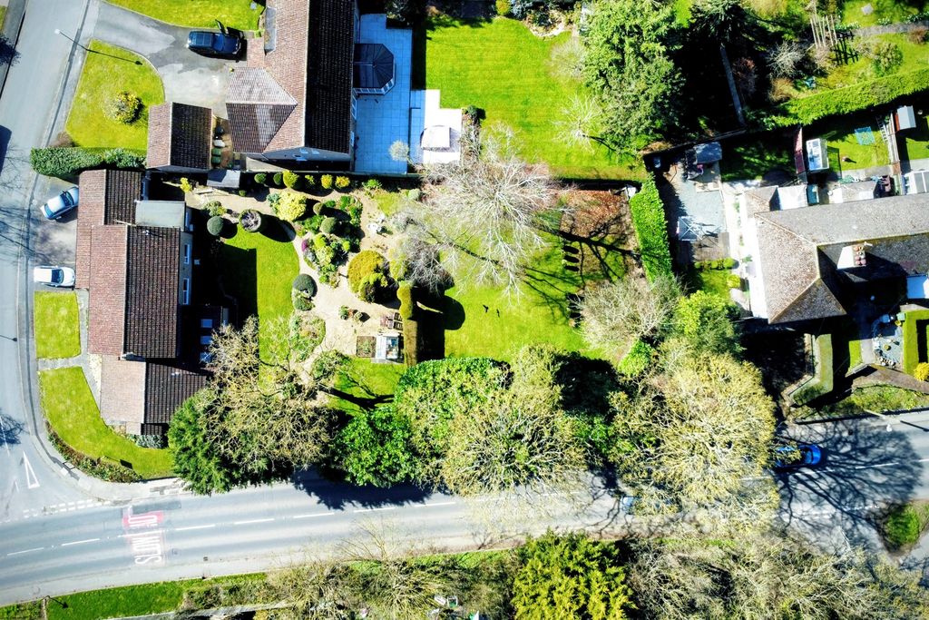 Property photo 2 of 20