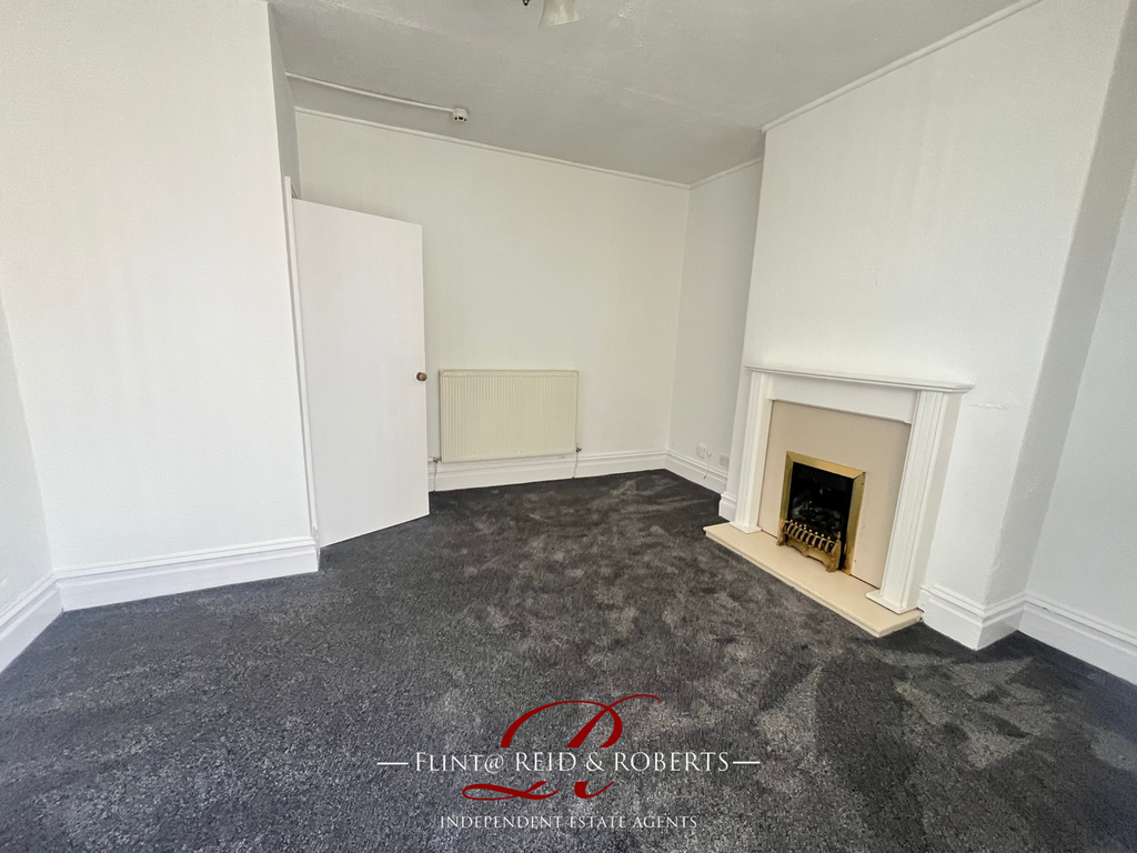 Property photo 3 of 10 Living Room