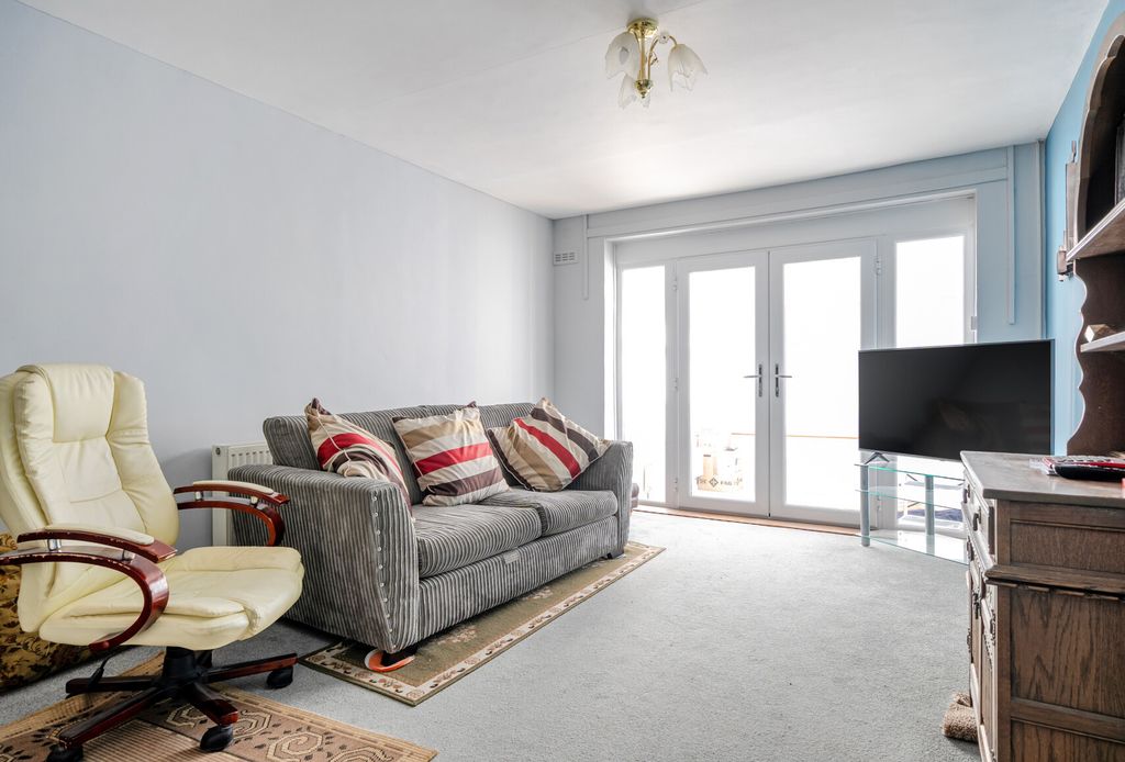 Property photo 2 of 11 Picture 2