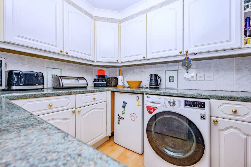 Property photo 3 of 18