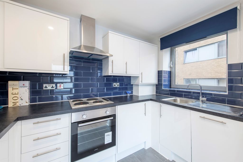 Property photo 1 of 13 Miles Close 6 - Kitchen