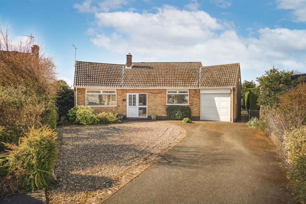 Property photo 1 of 38