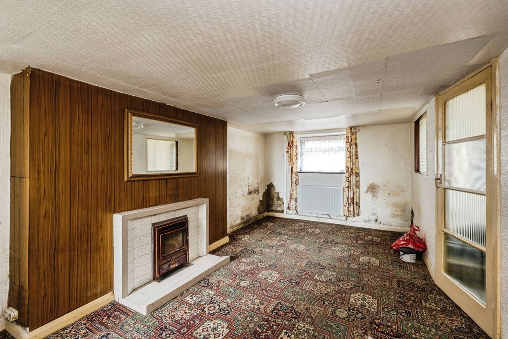 Property photo 3 of 22