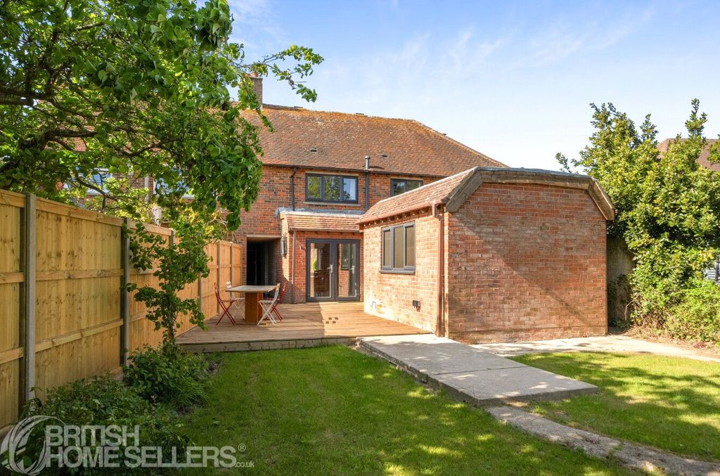Property photo 1 of 32 Picture No. 02