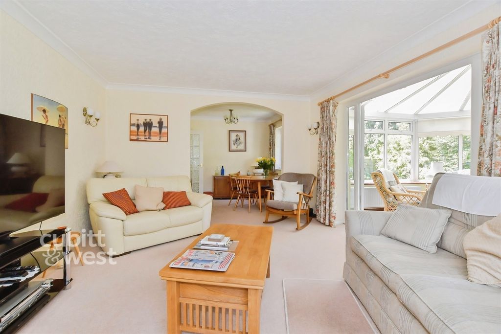 Property photo 2 of 15 8F35Cdfb-901Gzldo