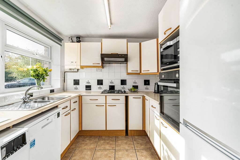 Property photo 3 of 16