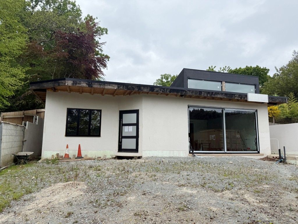 Property photo 1 of 4 Detached House