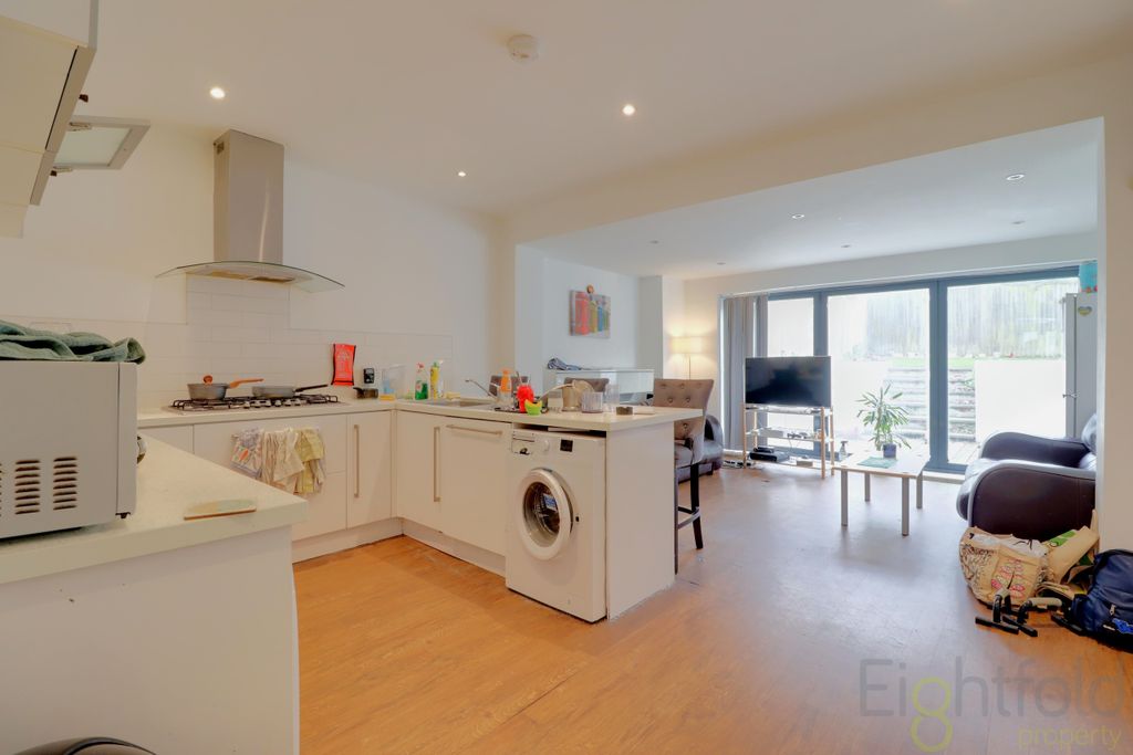 Property photo 2 of 17 Kitchen/Living Room