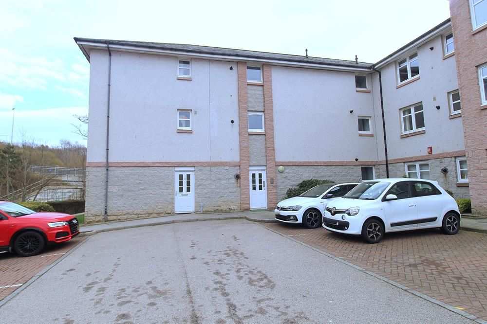 Property photo 3 of 11 External