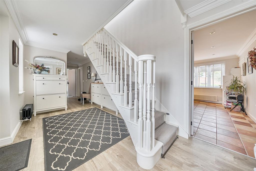 Property photo 3 of 28 1362907-15-68F11390A09E5.Jpg