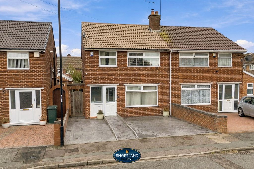 Property photo 1 of 37 4 Bideford Road (1 Of 36).Jpg