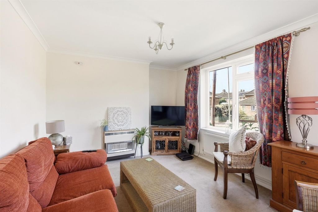 Property photo 2 of 17 57-Peckoverrd-001.Jpg