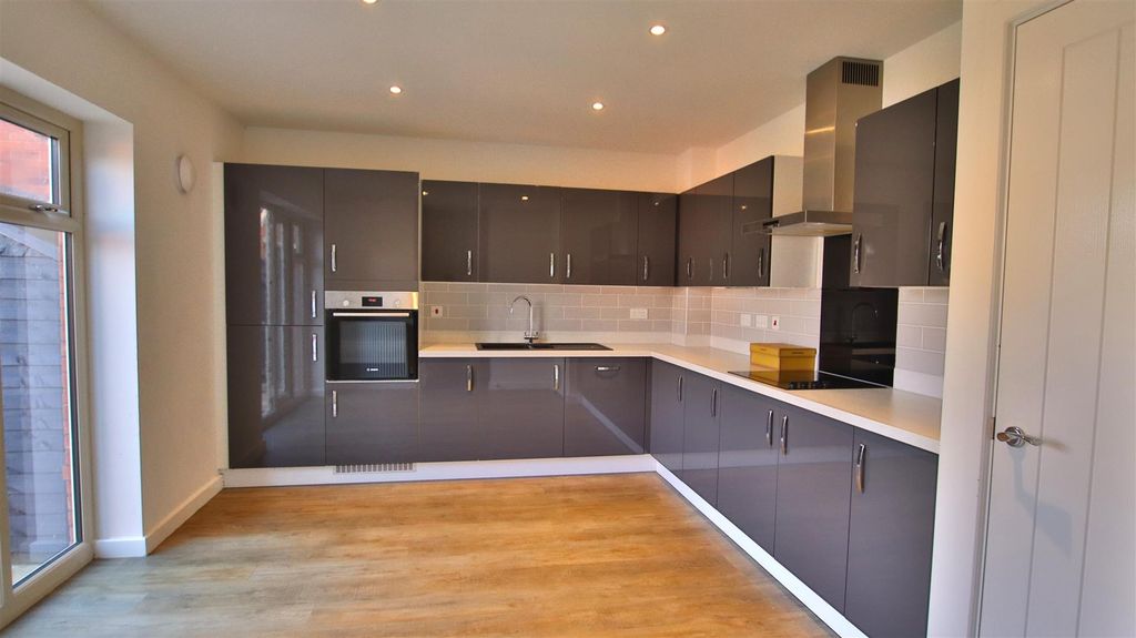 Property photo 2 of 14 Kitchen2.Jpg