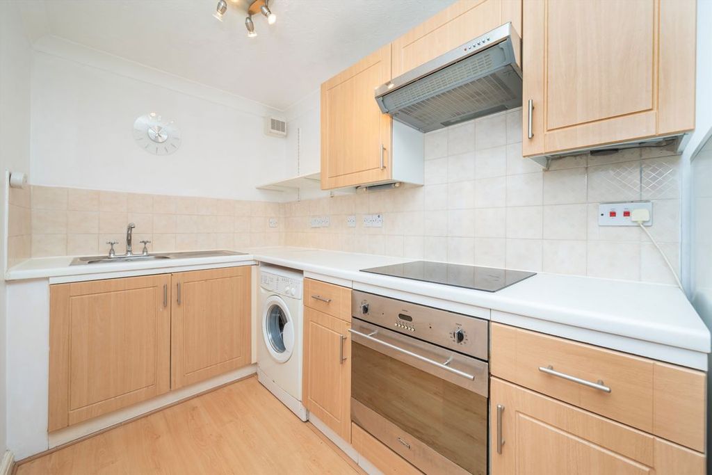 Property photo 3 of 4