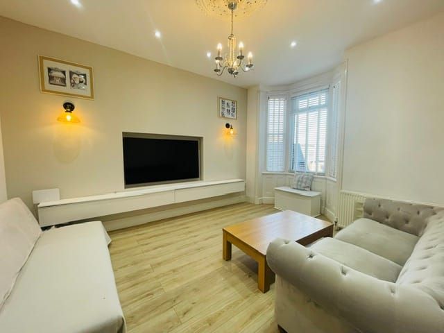 Property photo 3 of 17