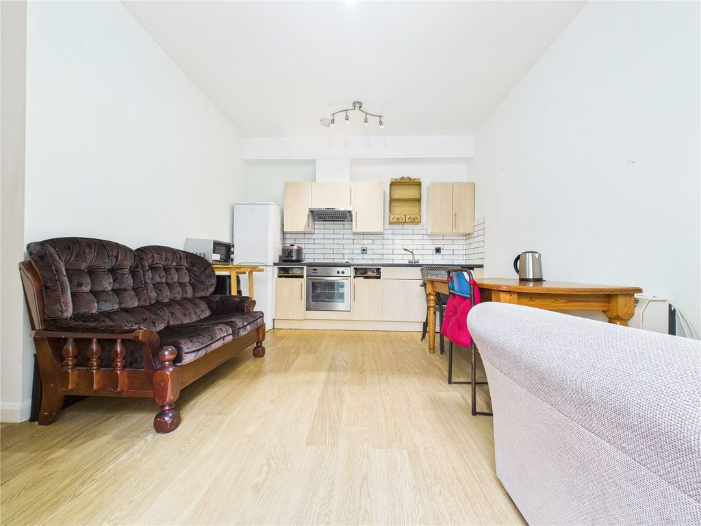 Property photo 3 of 12 Picture No. 31