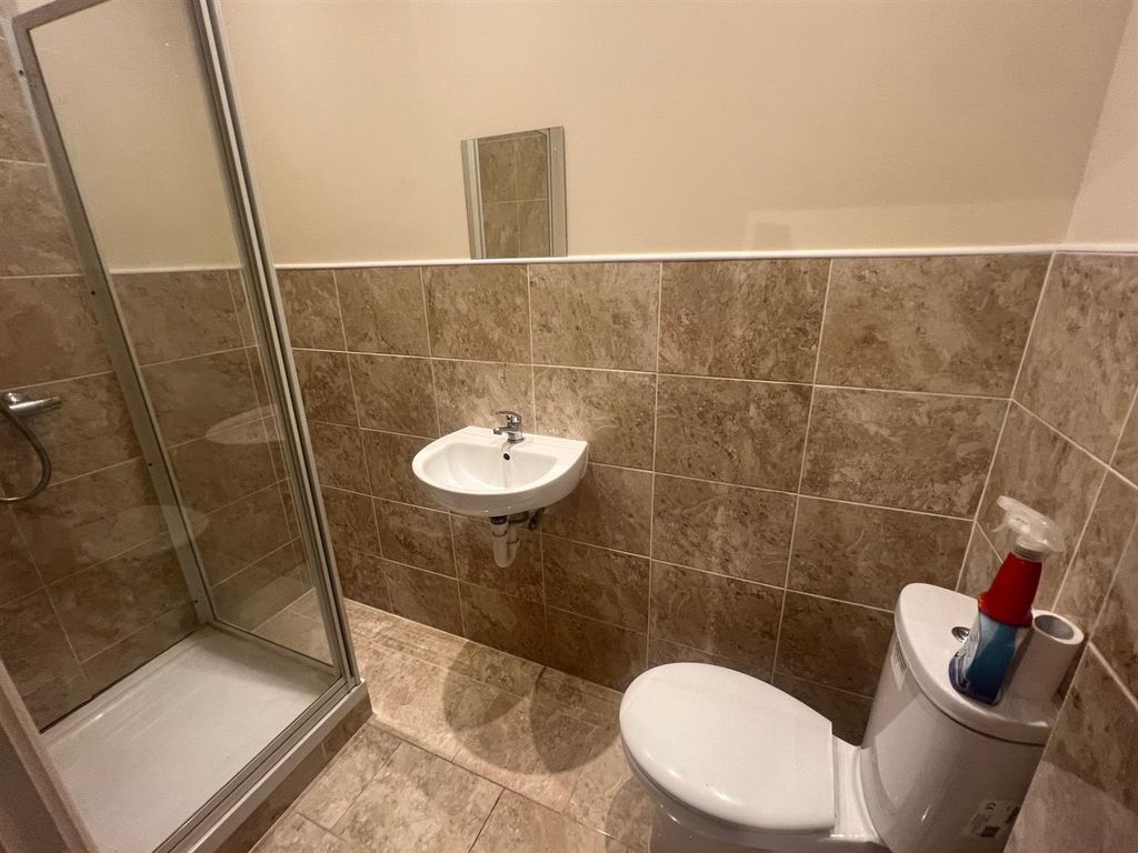 Property photo 1 of 3 Studio To Rent