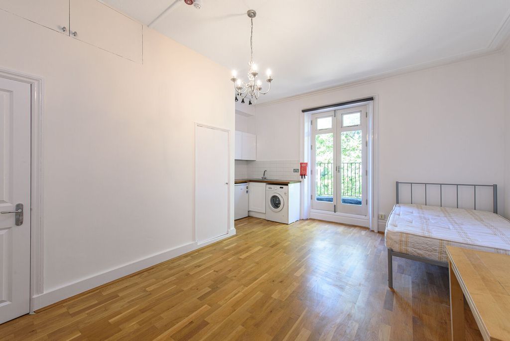 Property photo 3 of 7