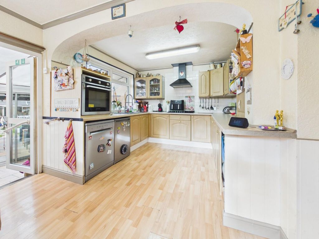 Property photo 3 of 25 Cam01530G0-Pr0495-Still029.Jpg