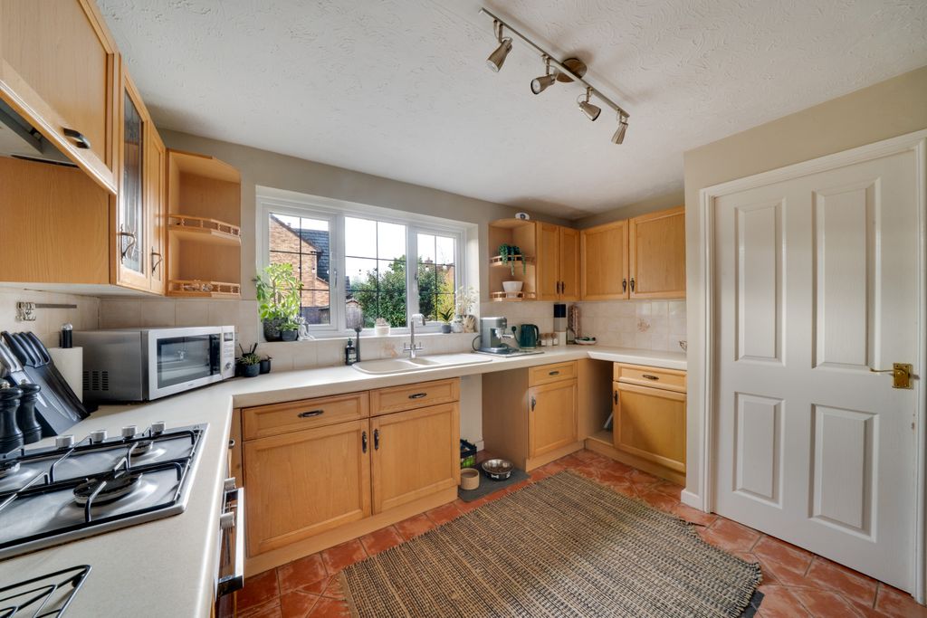 Property photo 3 of 15 Kitchen