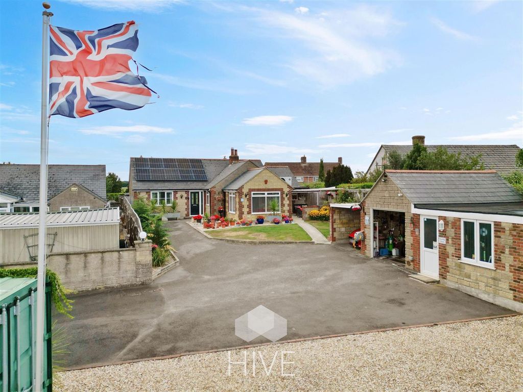 Property photo 1 of 35 Whitefield Drive