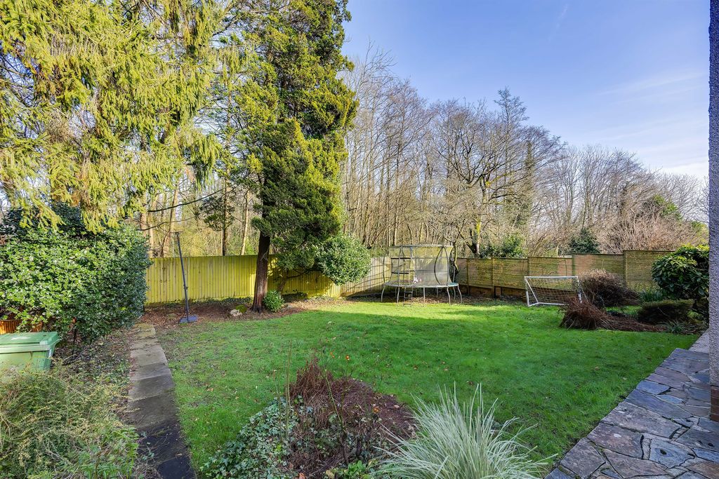 Property photo 2 of 34