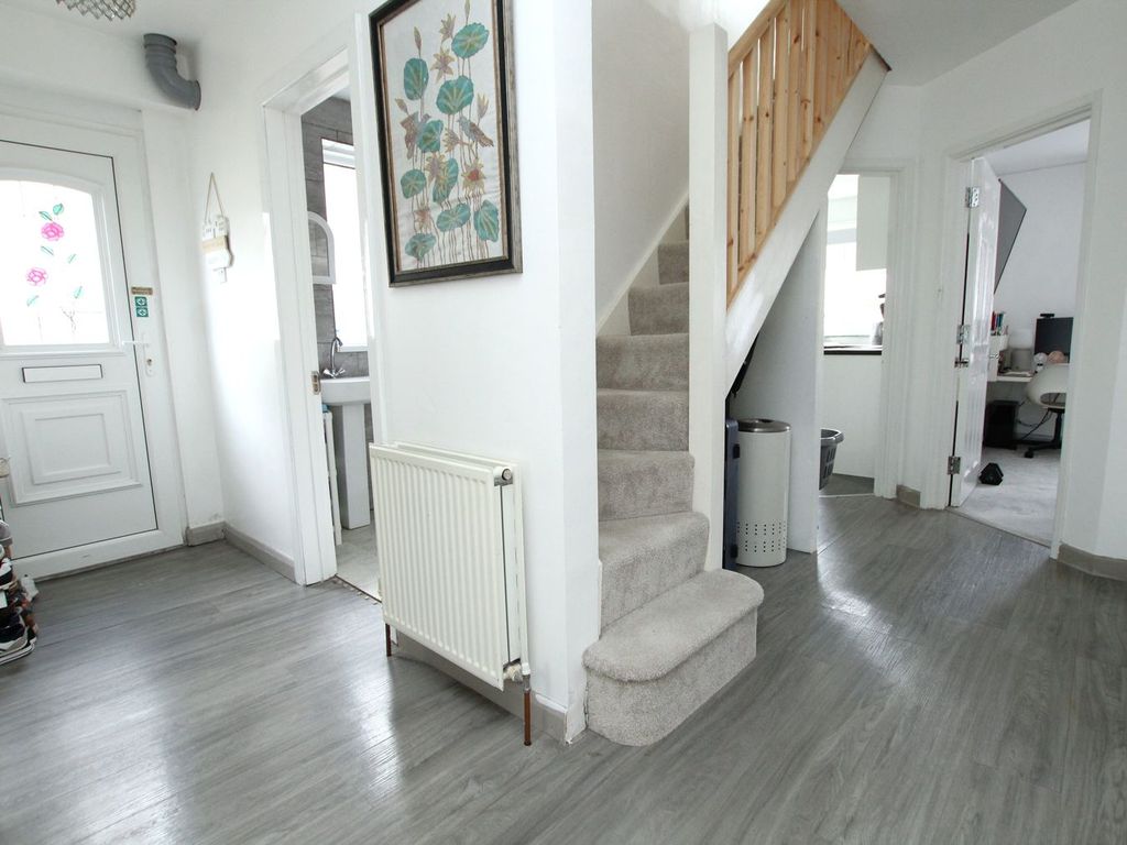 Property photo 3 of 26