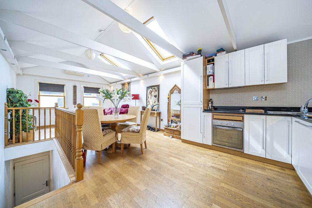 Property photo 2 of 5
