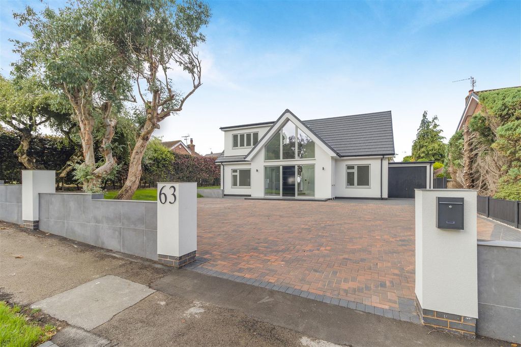 Property photo 1 of 38 8657257-Exterior04.Jpg