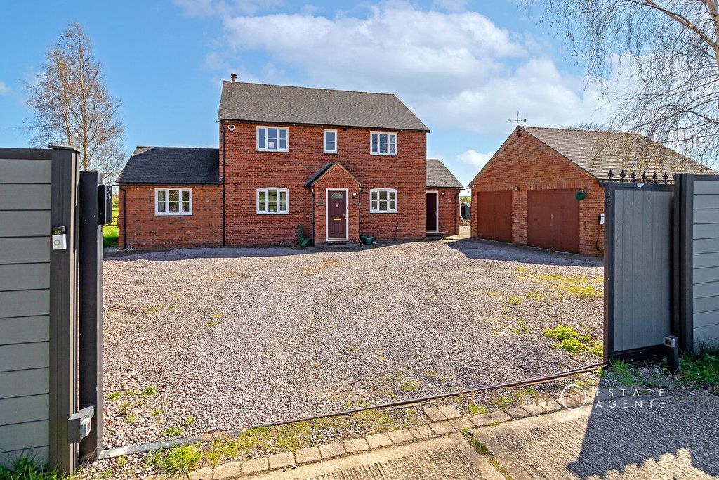 Property photo 2 of 34