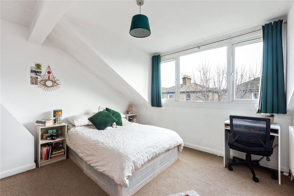 Property photo 2 of 11 Picture No. 14