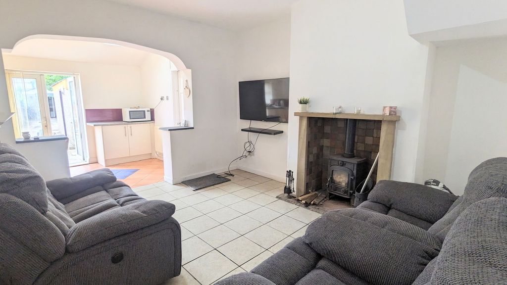 Property photo 3 of 26