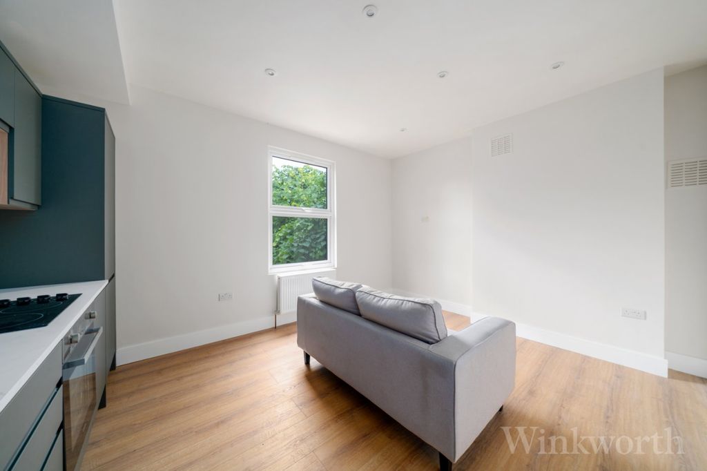 Property photo 3 of 8 Picture No. 04