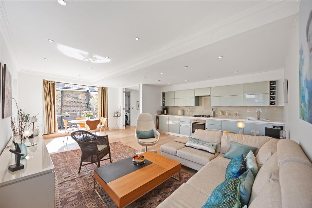 Property photo 2 of 20