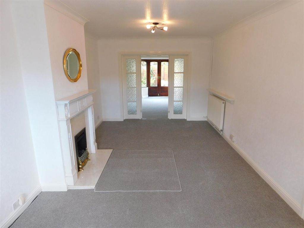 Property photo 2 of 13 Lounge