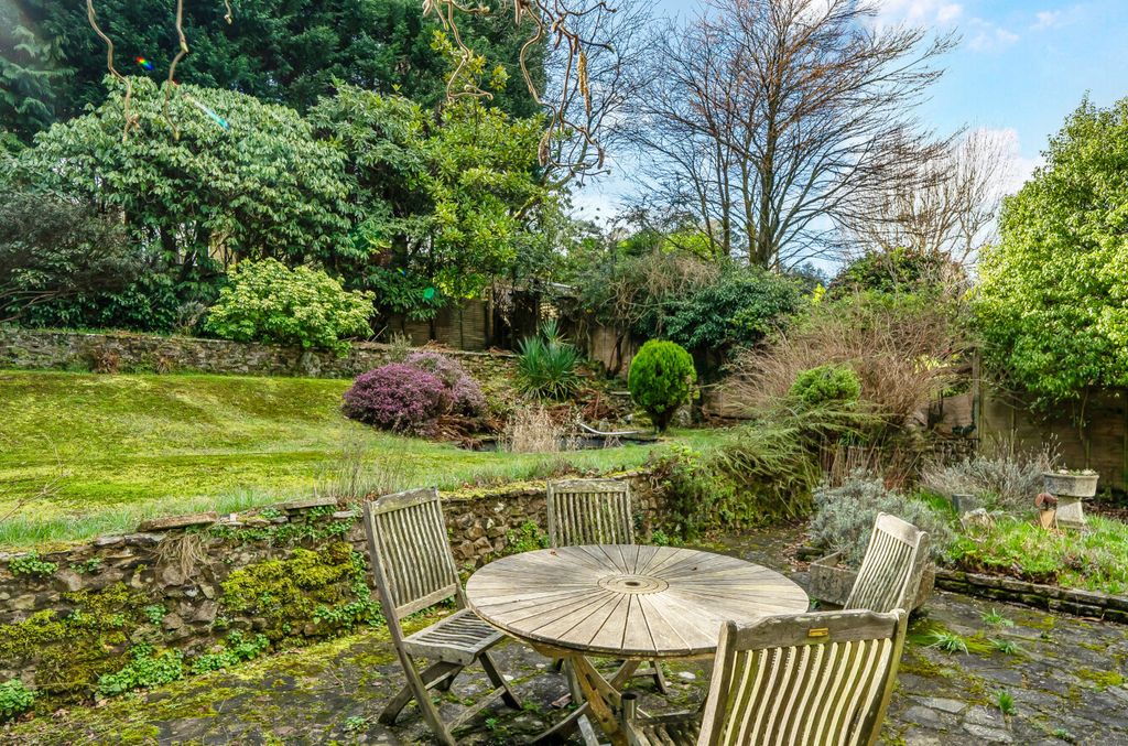 Additional image 39 of 4 bed semi-detached house for saleHaslemere, Surrey GU27