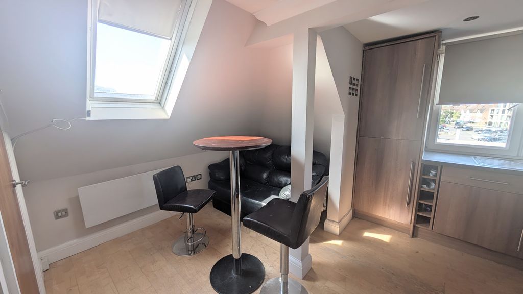 Property photo 2 of 5