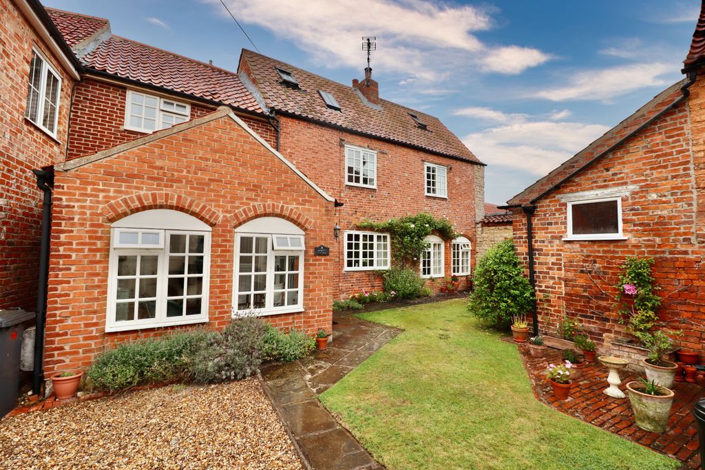 Property photo 1 of 26