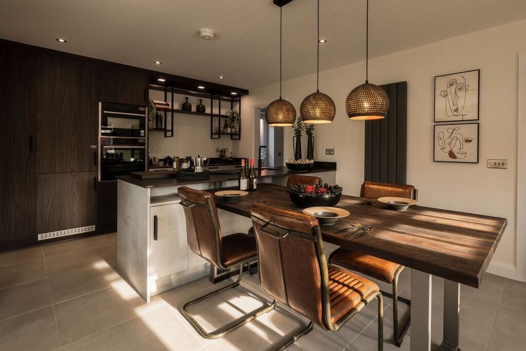 Property photo 3 of 9 Photo 8