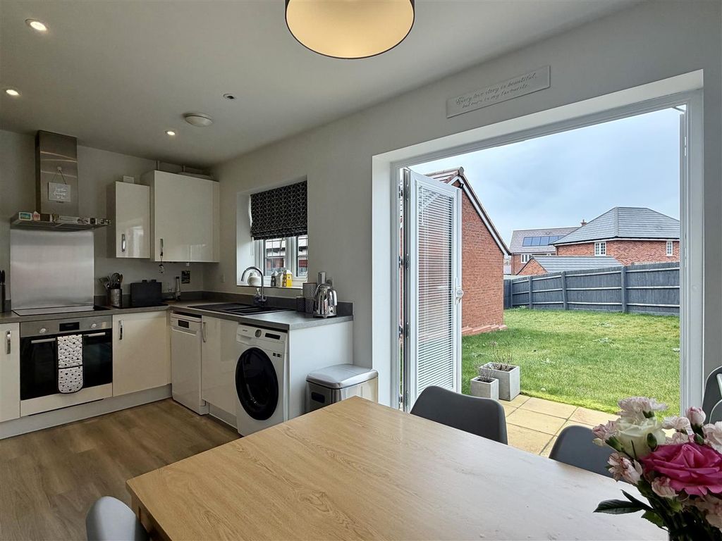 Property photo 3 of 23