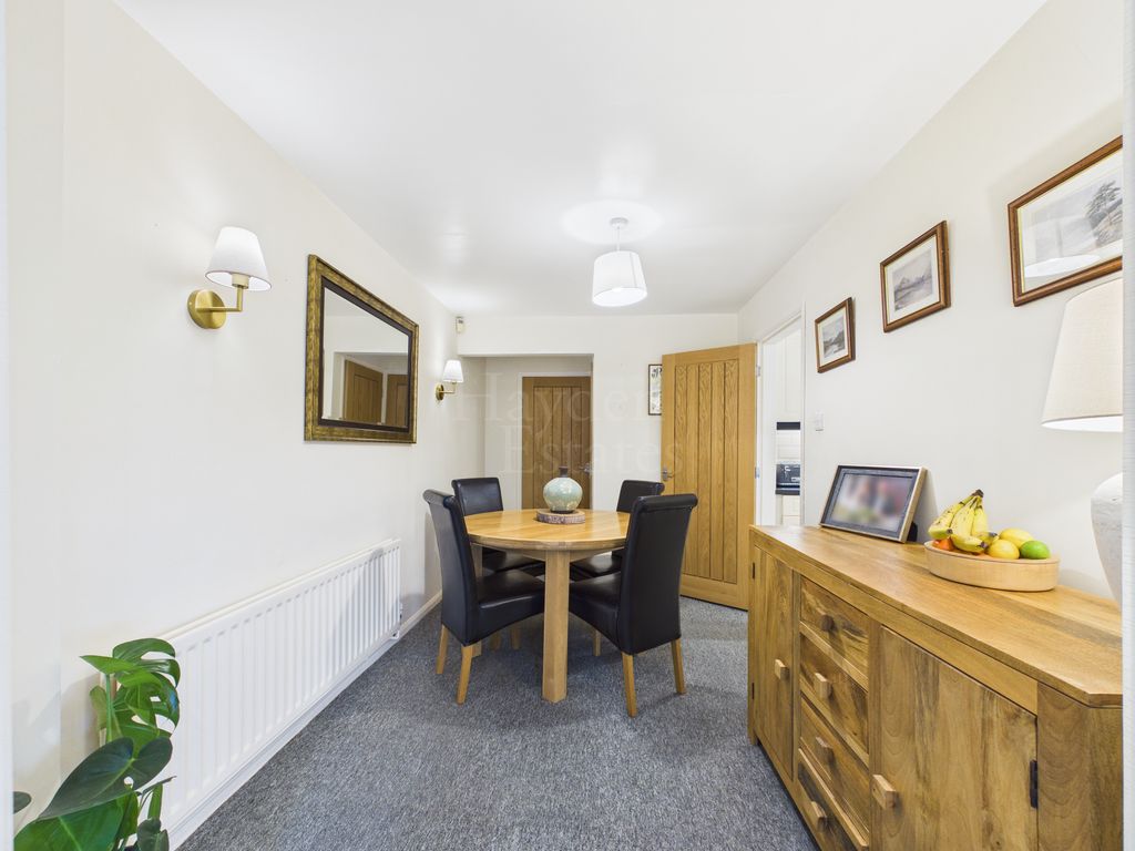 Property photo 3 of 24