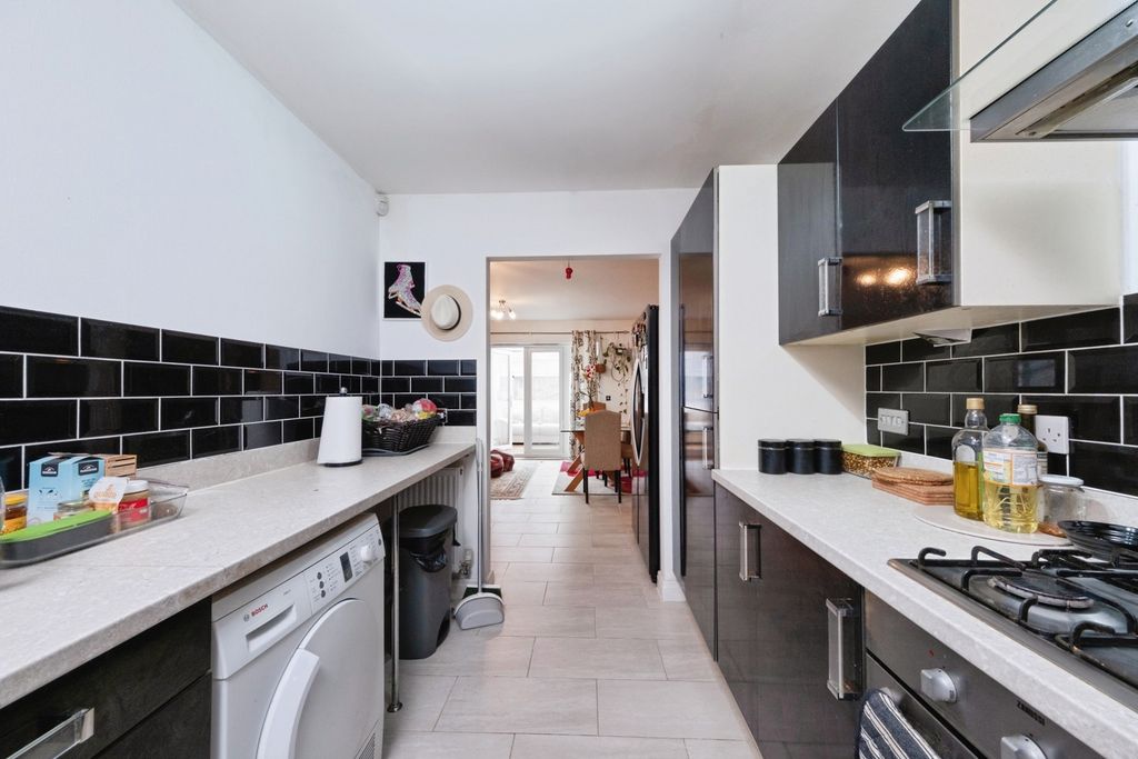 Property photo 3 of 22 Pbox-Img.Jpg